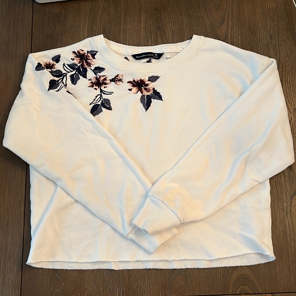 Abercrombie & Fitch Cropped Sweatshirt